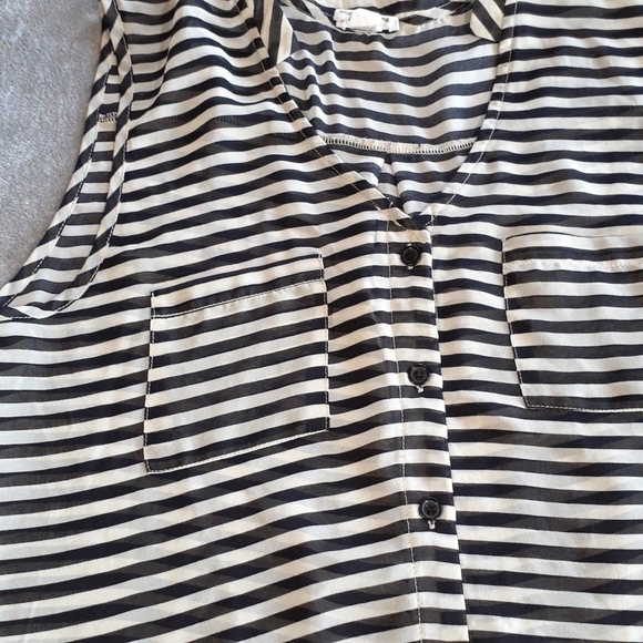 One Clothing Black & Cream Stripped Sleeveless Sheer Shirt Size Medium - Picture 2 of 5
